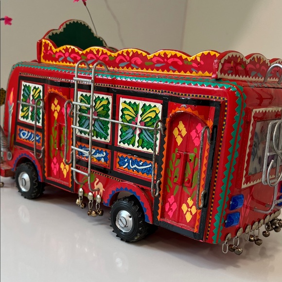 Hand-Painted wooden Decorative Pakistani Truck - Picture 7 of 9